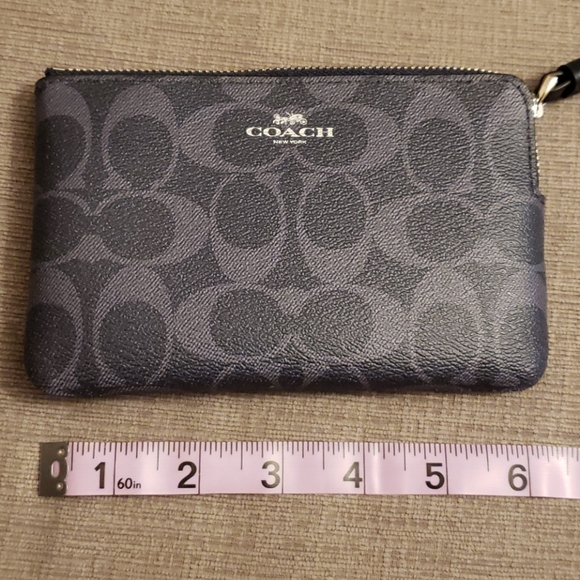 Coach Wristlet - Picture 3 of 4
